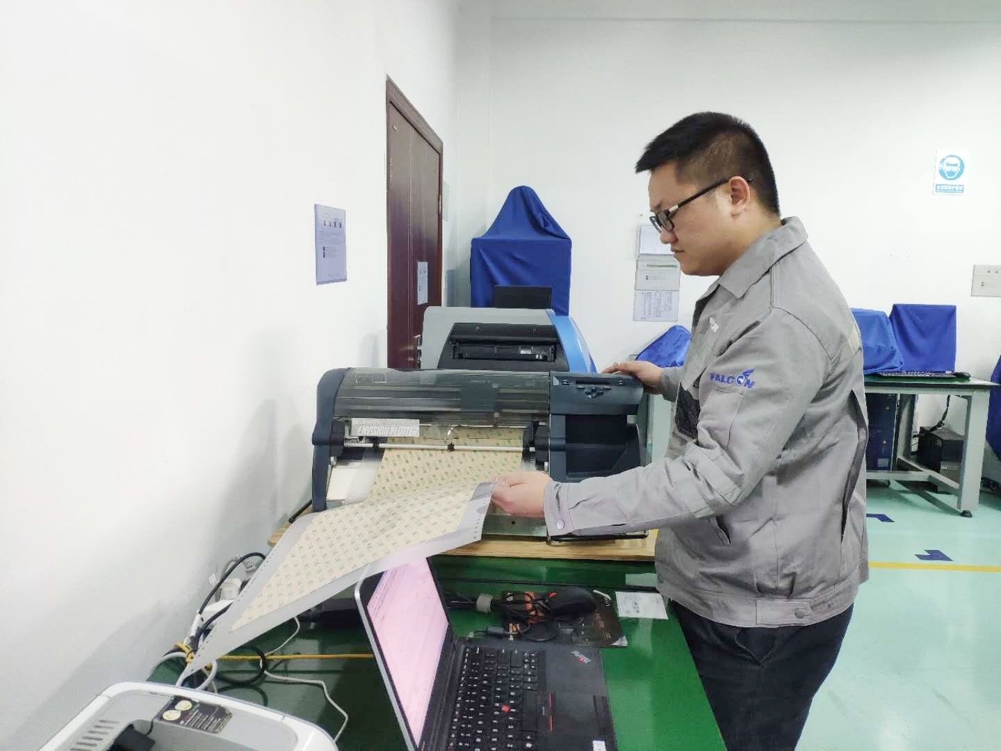 標牌打印機設備操作